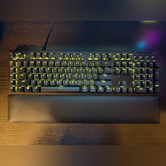 Razer BlackWidow V4 Pro Used